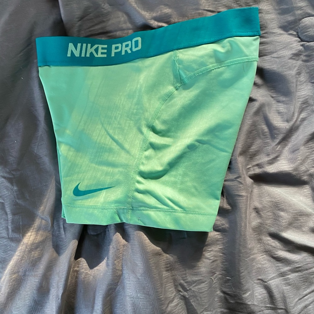 MINT NIKE PRO SHORTS